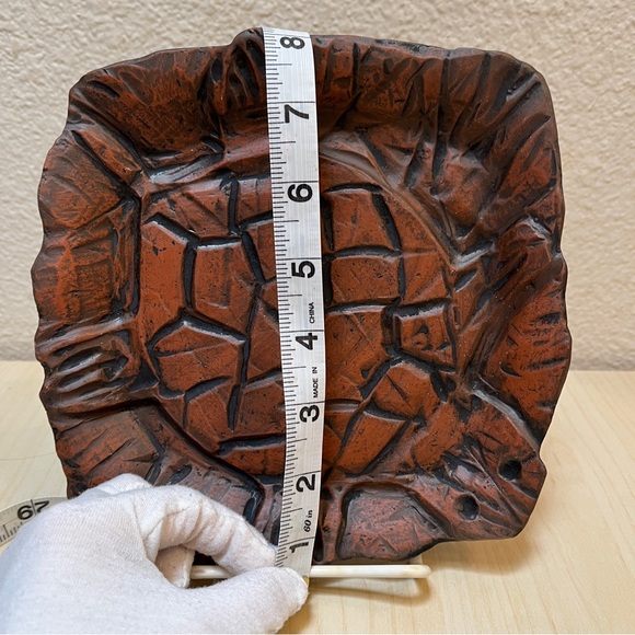 Square Ceramic Plate with Turtle Design in relief. Hand carved. Earthenware. - Picture 10 of 10